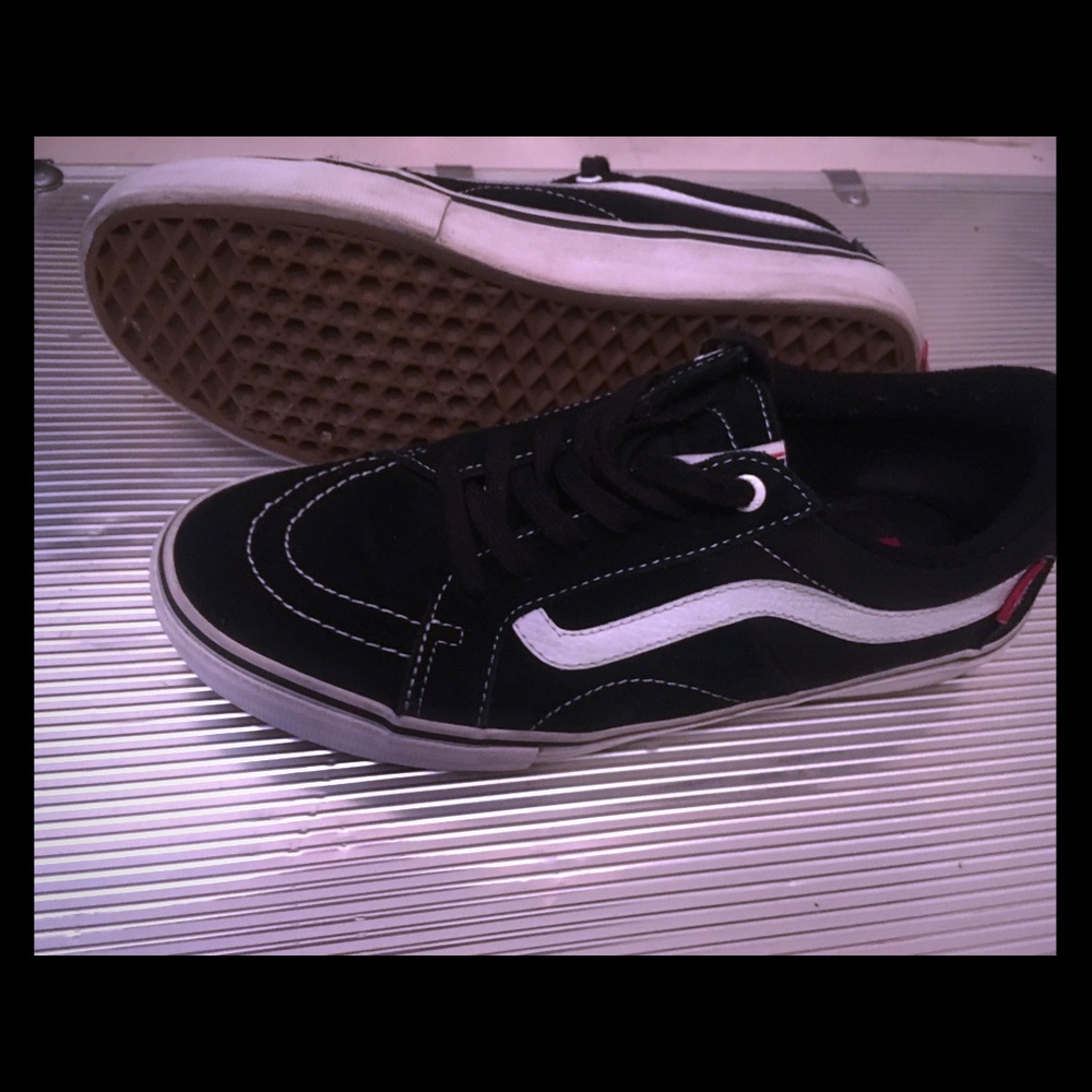 Vans Men’s 8.5/Wom 10 -Old Skool L Top Black White
